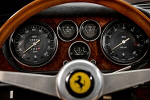 Image 8/11 of Ferrari 330 GTC (1967)