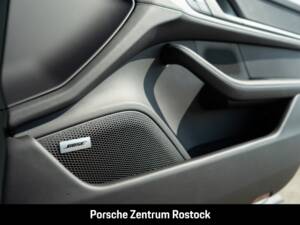 Obraz 25/35 pojazdu Porsche Taycan 4S (1900)