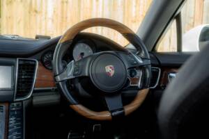 Bild 45/50 von Porsche Panamera 4S (2010)