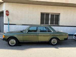 Bild 1/8 von Mercedes-Benz 300 D (1982)