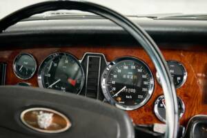Bild 49/50 von Jaguar XJ 6 L 4.2 (1974)
