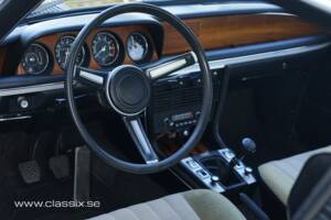 Image 25/32 of BMW 3.0 CS (1972)