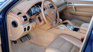 Immagine 33/70 di Porsche Cayenne S (2007)