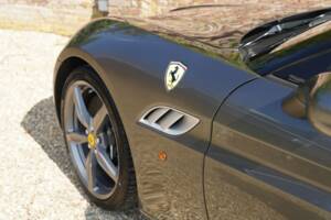 Bild 20/50 von Ferrari California (2010)