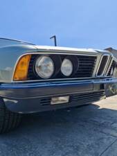 Image 24/50 de BMW 745i (1982)