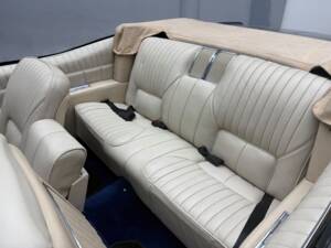 Image 16/23 of Oldsmobile Ninety-Eight (1968)