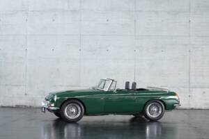 Image 7/41 of MG MGC (1969)