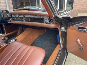 Image 7/25 of Mercedes-Benz 280 SL (1970)