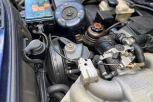 Imagen 36/42 de BMW 325i (1991)