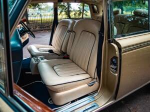 Image 28/36 de Rolls-Royce Silver Shadow II (1980)