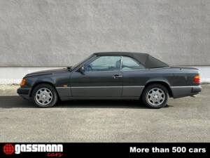 Bild 5/15 von Mercedes-Benz E 320 (1993)