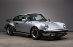 Image 2/29 of Porsche 911 Turbo 3.0 (1976)