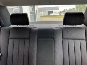 Image 8/10 de Mercedes-Benz E 220 (1995)