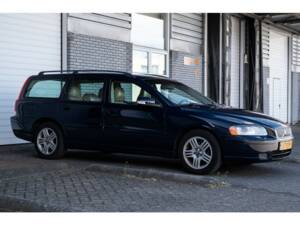 Image 17/43 of Volvo V 70 2.4 (2007)