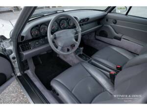 Image 4/26 of Porsche 911 Carrera (1997)