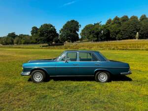 Image 5/57 de Mercedes-Benz 280 SE 3,5 (1972)