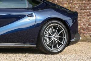 Image 17/50 of Ferrari 812 Superfast (2020)