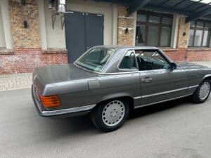 Afbeelding 3/40 van Mercedes-Benz 420 SL (1986)