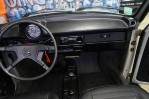 Immagine 21/31 di Volkswagen Käfer 1303 LS (1979)