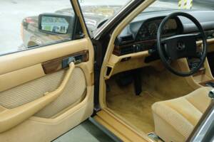 Bild 33/50 von Mercedes-Benz 280 SEL (1983)