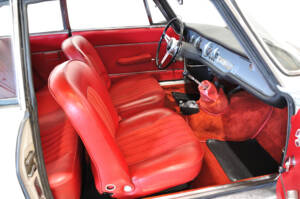 Image 29/30 of Alfa Romeo Giulia 1600 Sprint GT (1964)