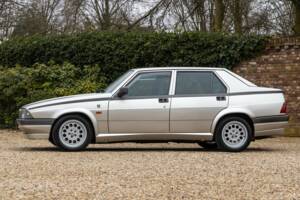 Image 13/50 of Alfa Romeo 75 2.0 Twin Spark (1988)