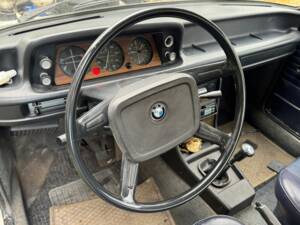 Bild 9/17 von BMW 1502 (1976)