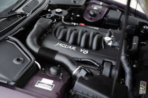Image 36/42 of Jaguar XK8 4.0 (1999)