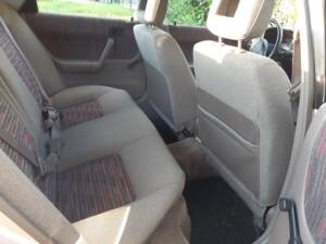 Bild 12/20 von Mazda 323F 1.6 16V (1993)