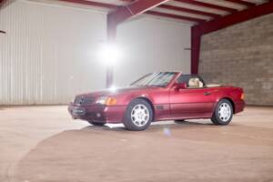 Image 24/43 of Mercedes-Benz 500 SL (1992)