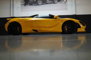 Imagen 50/50 de McLaren 720S Spider (2021)