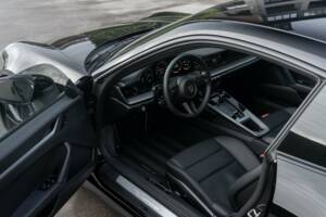 Image 13/30 of Porsche 911 Carrera (2022)