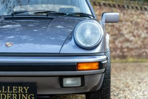 Immagine 21/50 di Porsche 911 Carrera 3.2 "25 years 911" (1988)