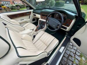 Image 18/30 of Aston Martin Virage Volante (1993)