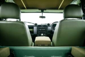 Image 31/39 of Land Rover Defender 90 TD4 (2008)