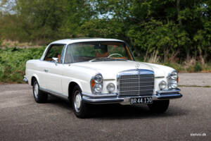 Image 5/38 of Mercedes-Benz 280 SE 3,5 (1970)
