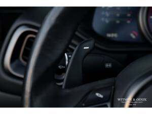 Image 24/41 de Aston Martin DB 11 Volante (2018)