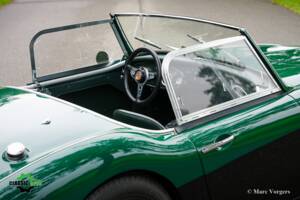 Image 37/59 of Austin-Healey 100&#x2F;6 (BN6) (1958)