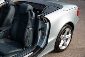Image 42/50 of Mercedes-Benz SL 500 (2003)