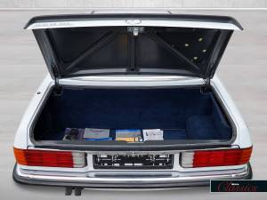 Image 12/23 de Mercedes-Benz 560 SL (1987)
