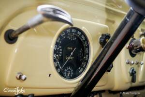 Image 19/47 of Peugeot 402 Eclipse (1935)