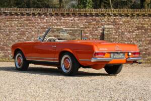 Image 2/50 of Mercedes-Benz 230 SL (1964)