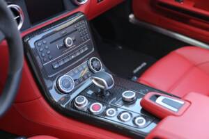 Image 37/75 of Mercedes-Benz SLS AMG Roadster (2012)