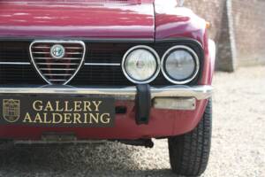 Bild 24/50 von Alfa Romeo Giulia Nuova Super 1300 (1975)