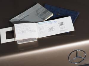 Bild 39/53 von Mercedes-Benz 300 E 4-Matic (1993)