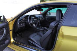 Image 29/98 of BMW M4 (2014)