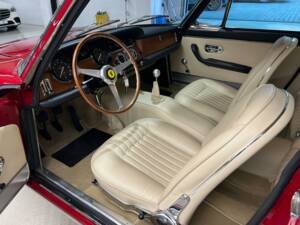 Image 11/50 of Ferrari 330 GT 2+2 (1965)