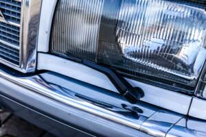 Image 27/175 of Mercedes-Benz 420 SE (1986)