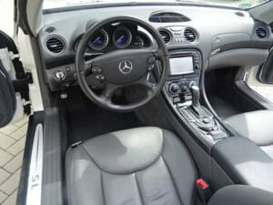 Imagen 16/19 de Mercedes-Benz SL 500 (2002)