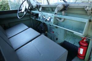 Image 40/50 of Land Rover 88 (1965)